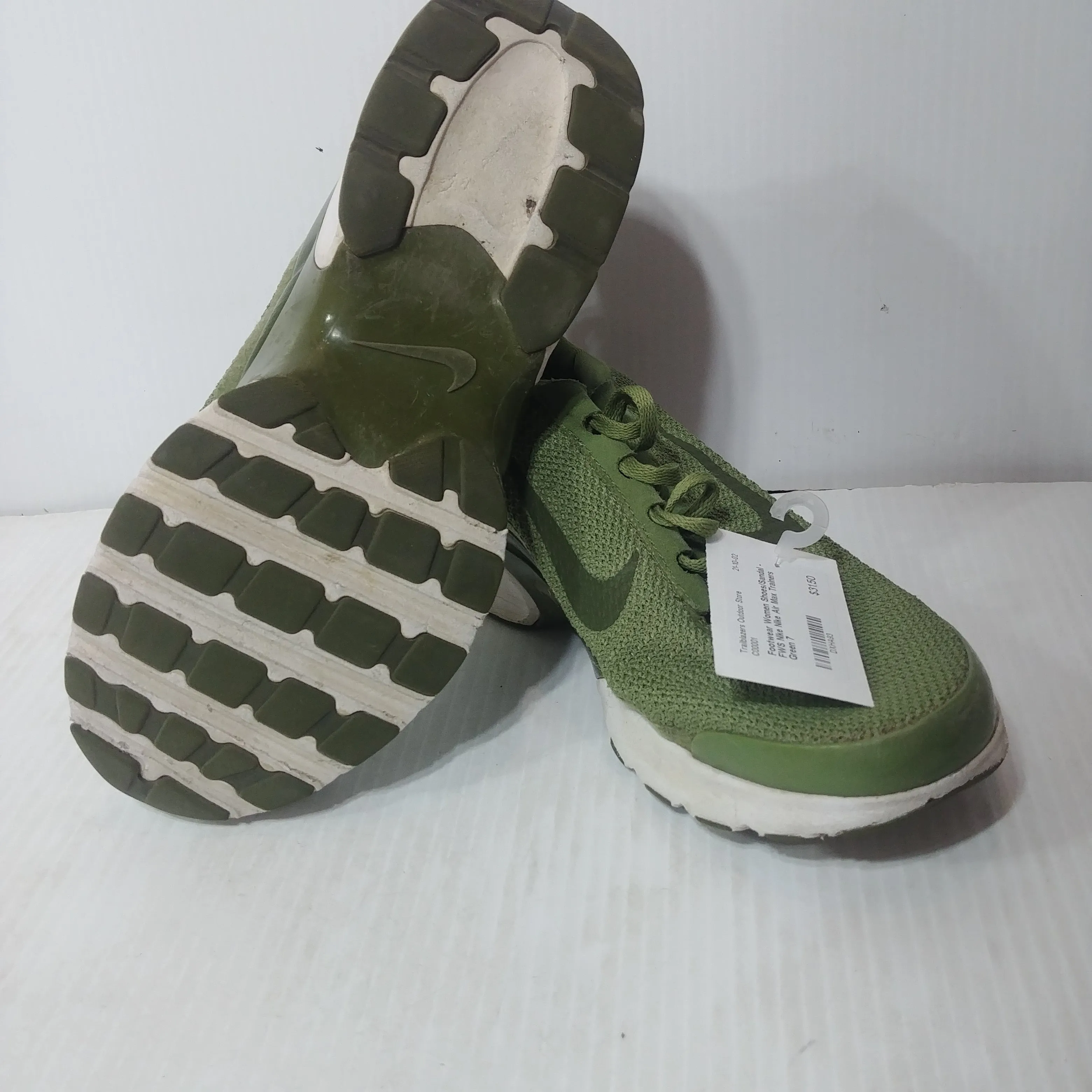 Nike Air Womens Running Shoes - Size 7 - Pre Owned - (DXHA93)